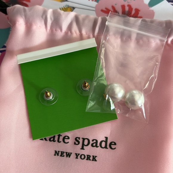 Kate Spade Rose Gold and Cubic Zirconia Stud earrings new - Picture 4 of 4